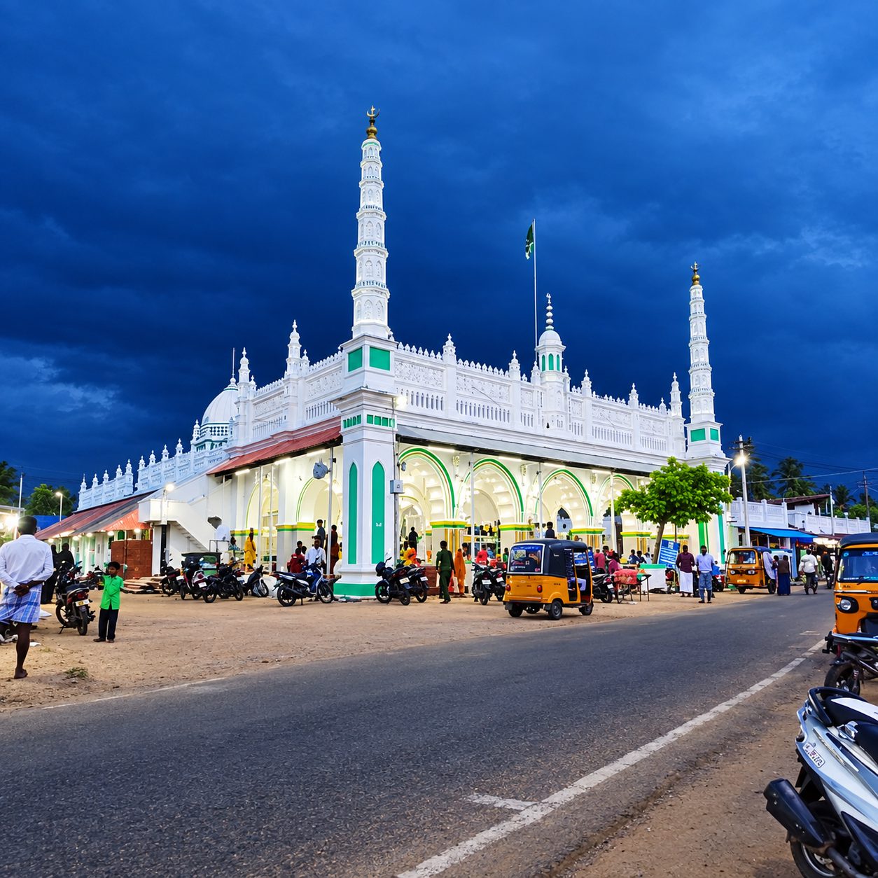 Muthupet Darga at dusk